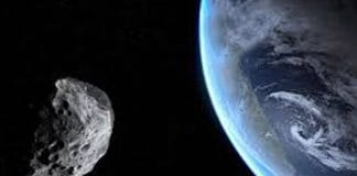 Asteroid Ukuran Raksasa Melintasi Bumi Hari Ini Dengan Kecepatan 38.600 km/jam Asteroid Ukuran Raksasa Melintasi Bumi Hari Ini Dengan Kecepatan 38.600 km/jam